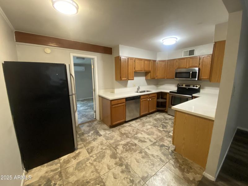 20250814_203136431_iOS