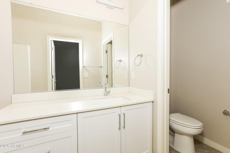 015-photo-bathroom-14730327