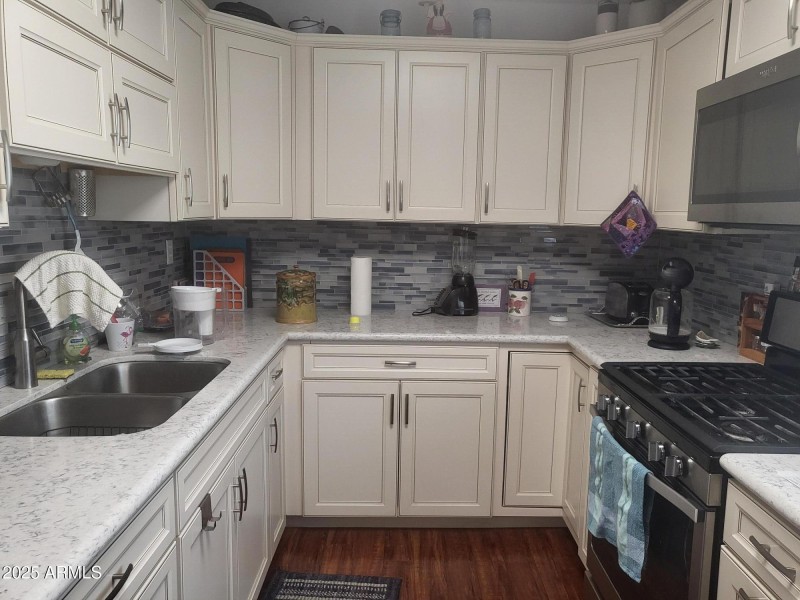 EXTENDED COUNTERS & CABINETS