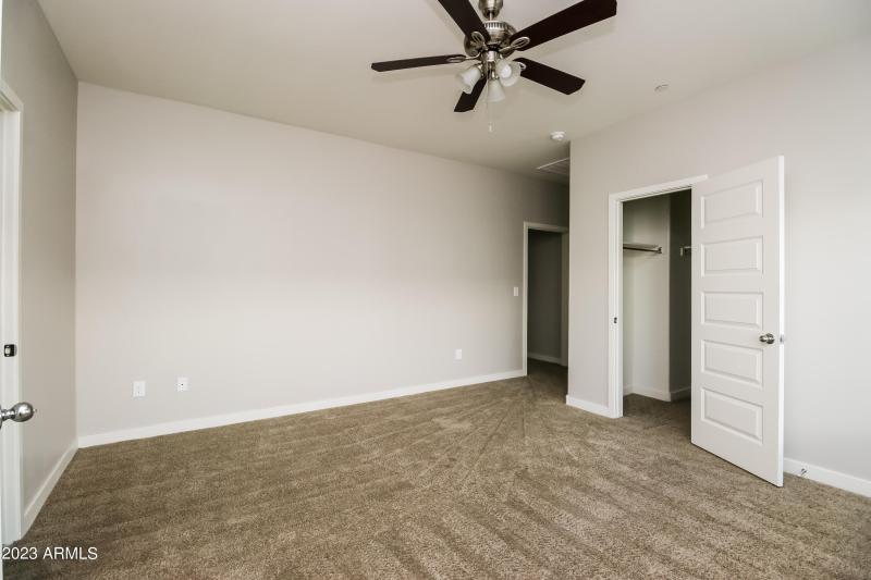 024-photo-primary-bedroom-13303671