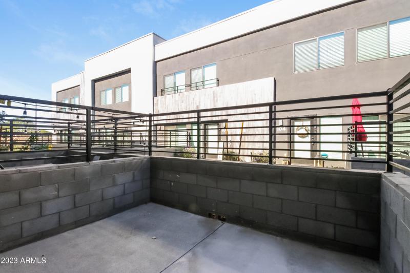 030-photo-balcony-13303835