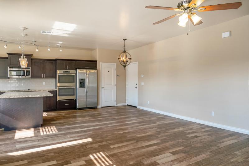 02_3345_E_Pinchot_Ave_Unit_7__02