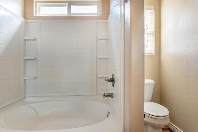 18_3345_E_Pinchot_Ave_Unit_7__18