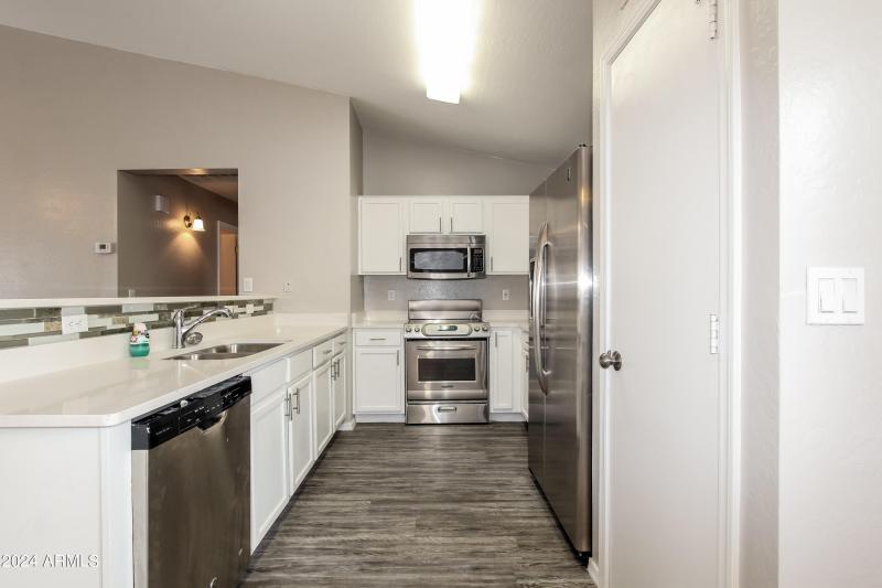 005-photo-kitchen-8061556