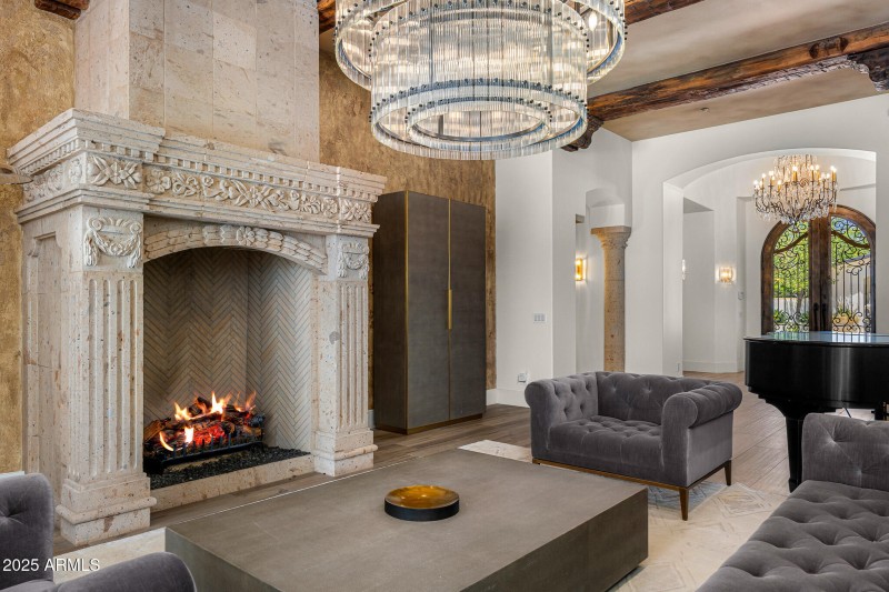 16formal living room