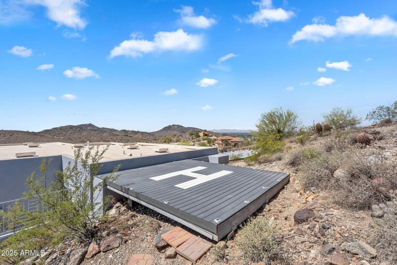 103-web-or-mls-N17thPl-103