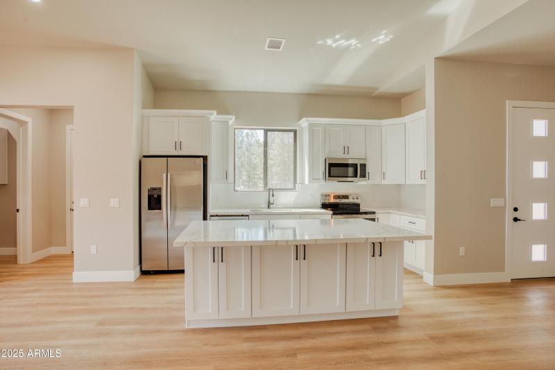 Shaker Cabinets & SS Appliances