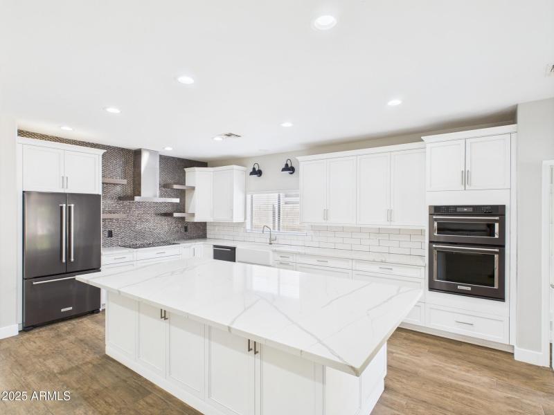 CAM02404G0-PR0136-STILL020