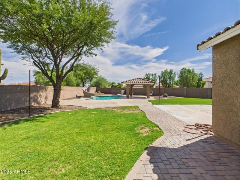 CAM02404G0-PR0136-STILL024