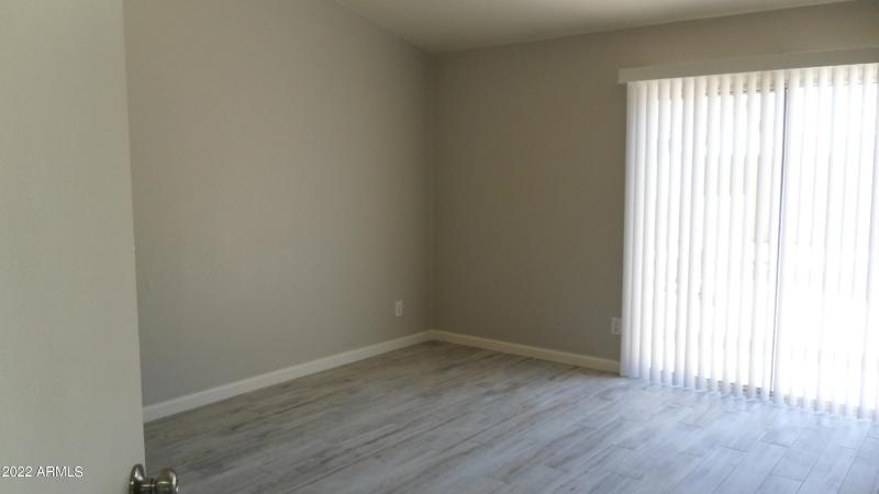 MASTER W/ EXIT TO BACK YARD