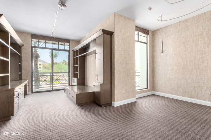 Huge 3rd Bedrooom/Bonus Room/Office