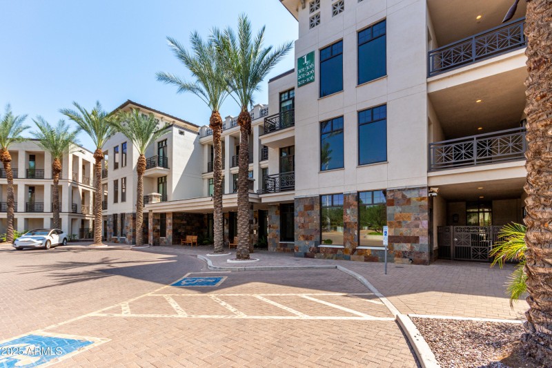 Closest Unit to Amenities & Concierge