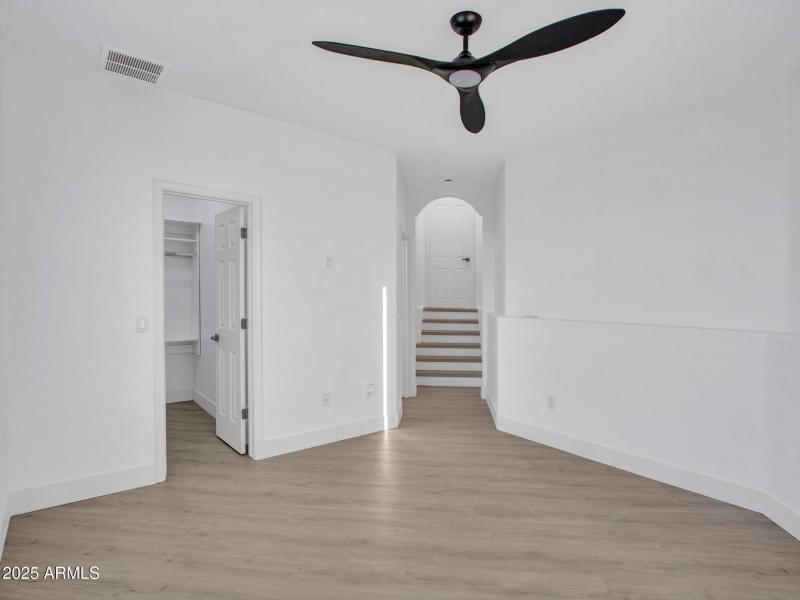 08-Bedroom-suite-(3)