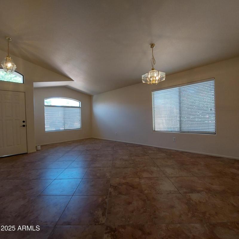 11219W.VernonAvePics5