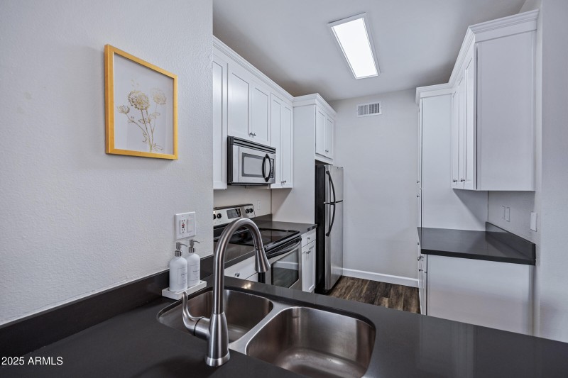 Quartz countertops, undermount sink