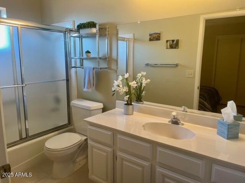 7950-main bathroom