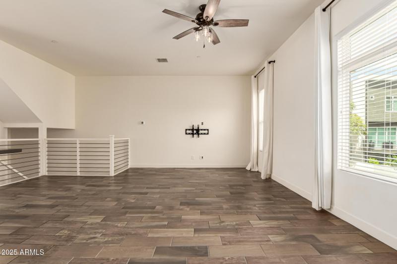 05 - Main floor family room