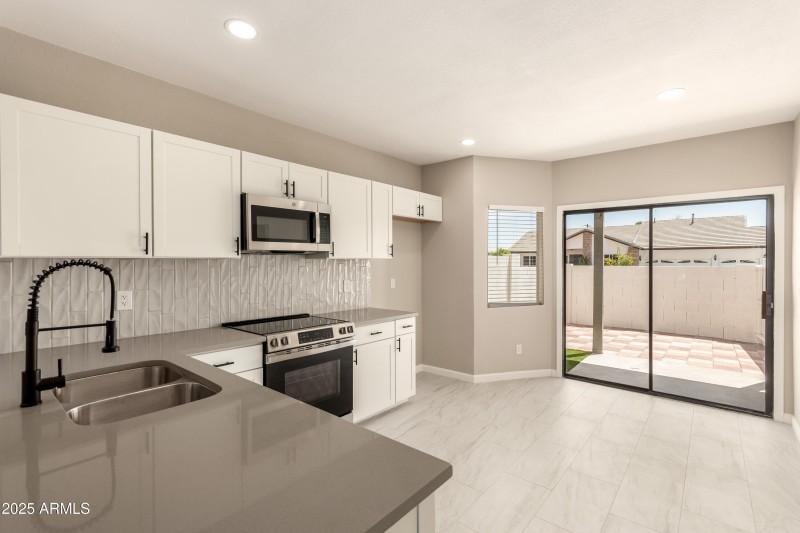 e96761a47b28b7022cde9f9155eb35c4-1