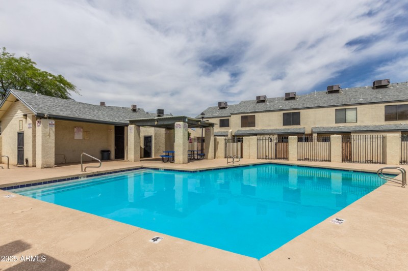 ee0cc45f486748127c613b581cc99fbe