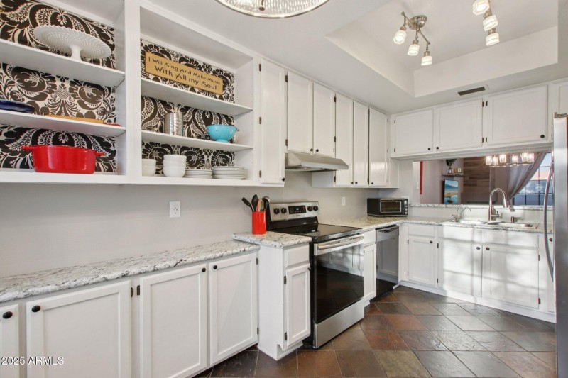 16-web-or-mls-W Monterey St 108-S2008-01