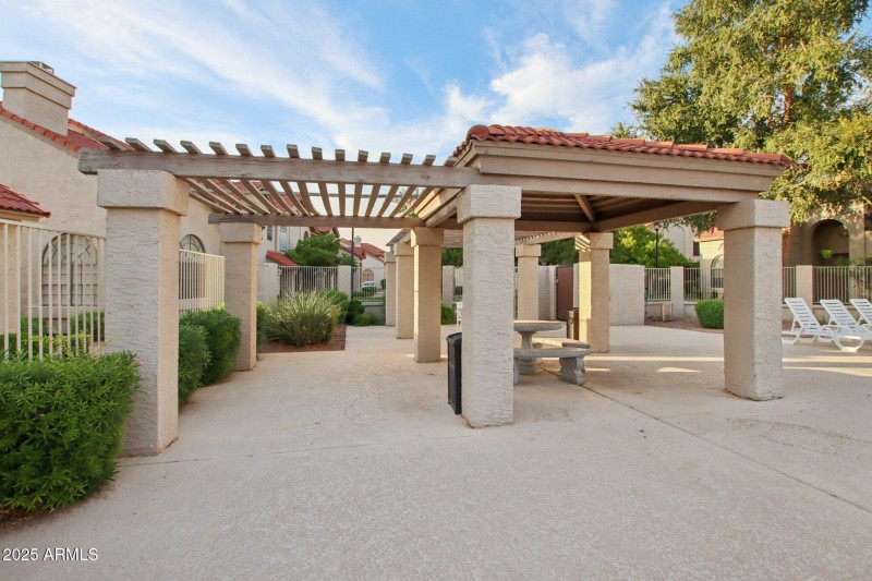 37-web-or-mls-W Monterey St 108-S2008-03