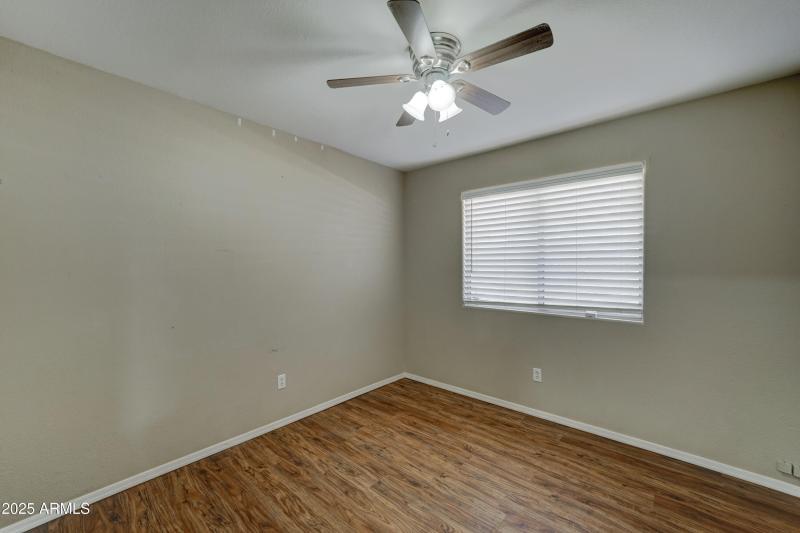 5204 W Geronimo St-24