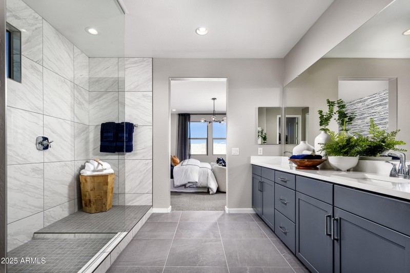 14_BR_Mariposa_Solstice_Primary Bath