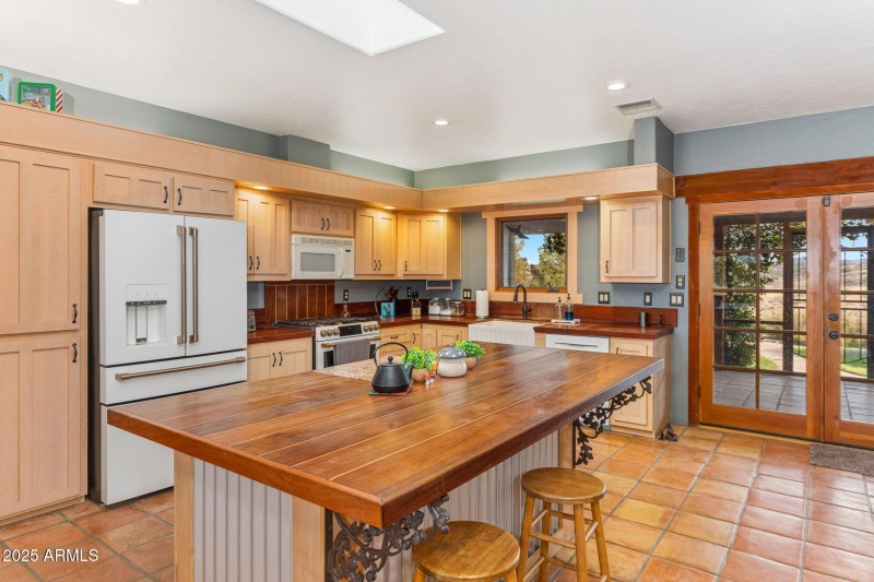 19-web-or-mls-1 Pinto Trail - MLS Images