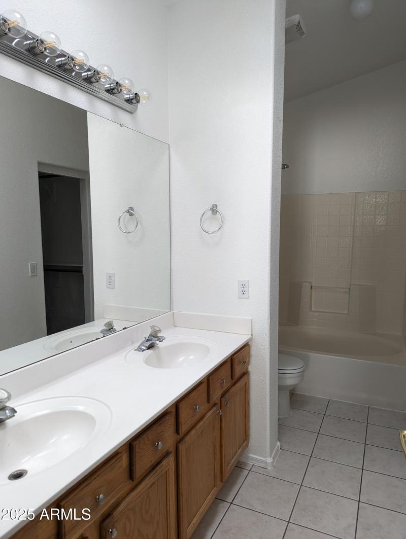 PXL_20220425_235345709