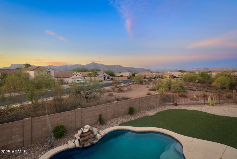 10318-E-Trailhead-Court-5