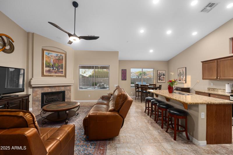 10318-E-Trailhead-Court-14