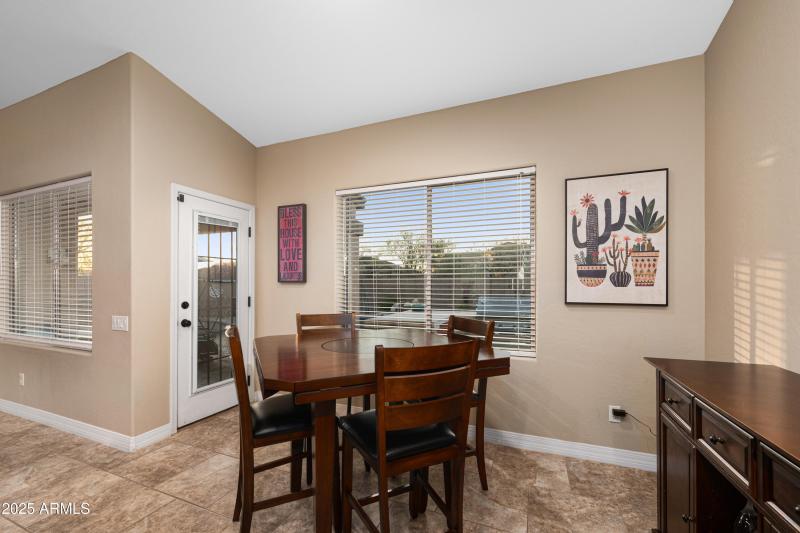 10318-E-Trailhead-Court-26