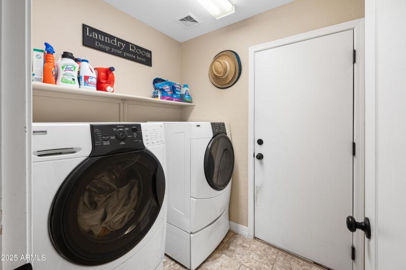 10318-E-Trailhead-Court-37