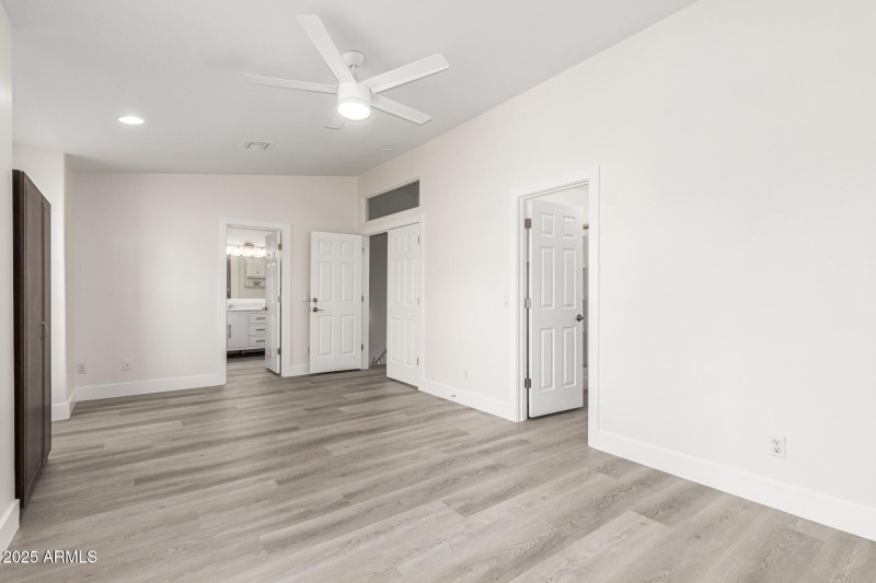 Primary Bedroom (Upstairs)