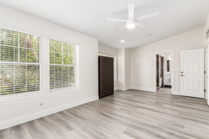 Primary Bedroom (Upstairs)