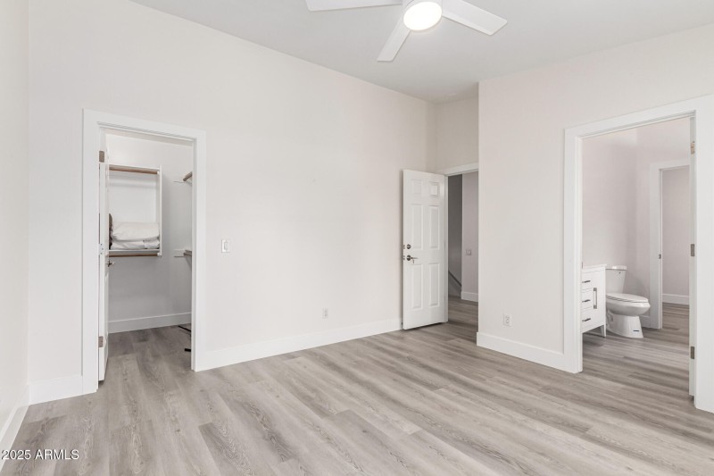 Bedroom 2 (Upstairs)