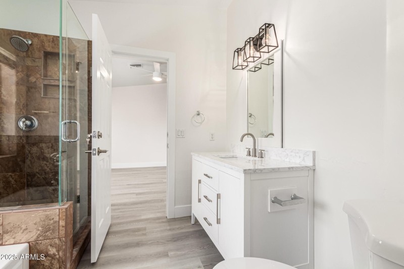 Bathroom 2 Jack-n-Jill (Upstairs)