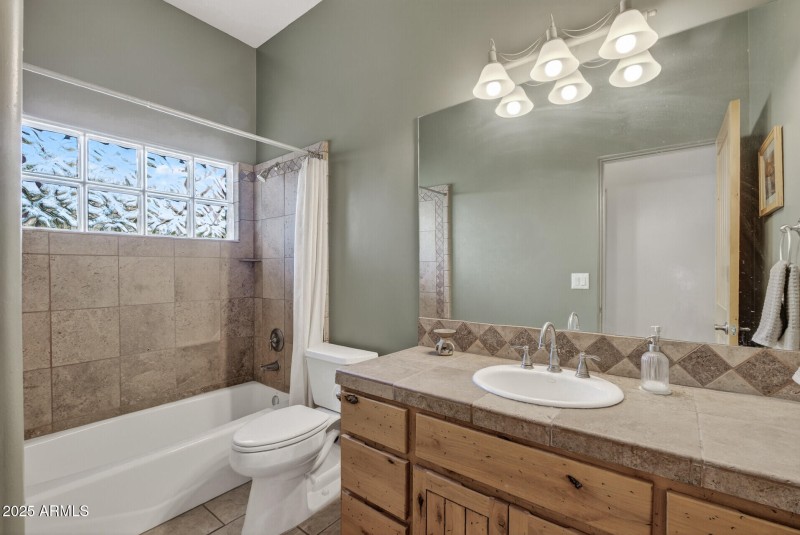 32_14041_E_Bajada_Dr32_mls