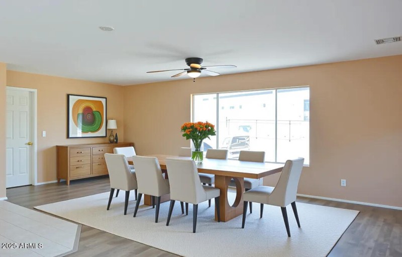 Dining room virtual staging