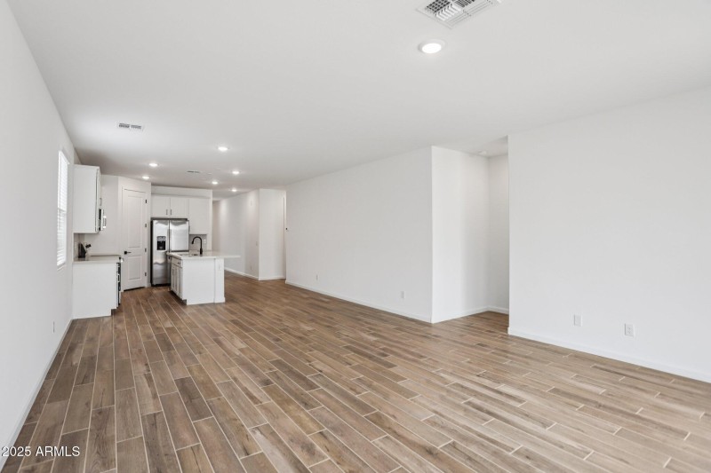 7-web-or-mls-La Senda Dr W-S2008-007