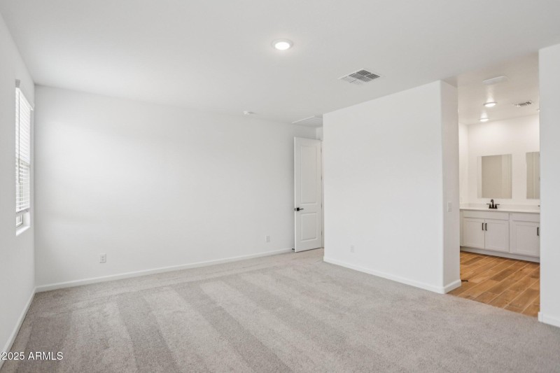 19-web-or-mls-La Senda Dr W-S2008-019