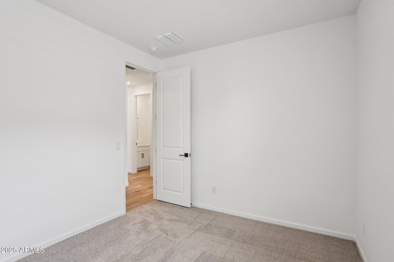 21-web-or-mls-La Senda Dr W-S2008-021