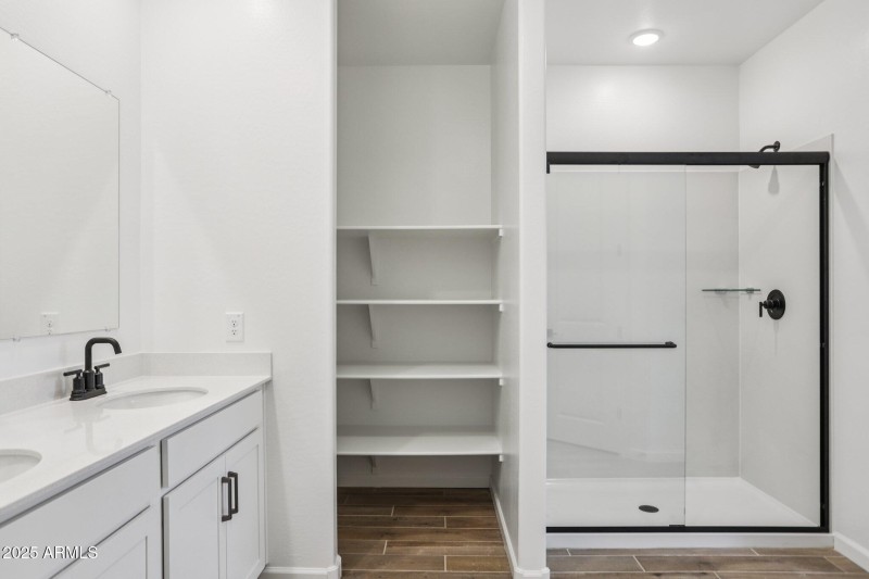 27-web-or-mls-La Senda Dr W-S2008-027