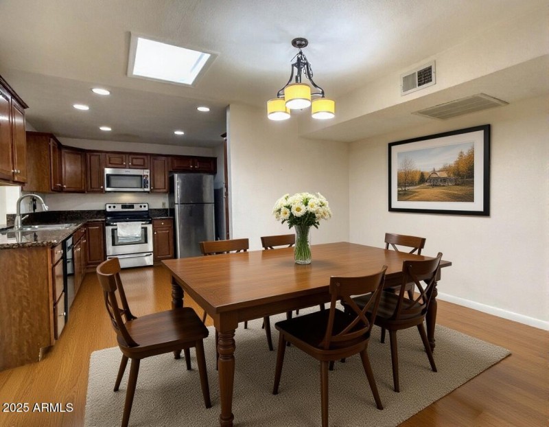 Staged Kitchen Dining(1)