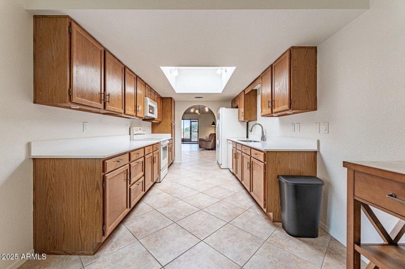 BEAUTIFUL KITCHEN SPACE