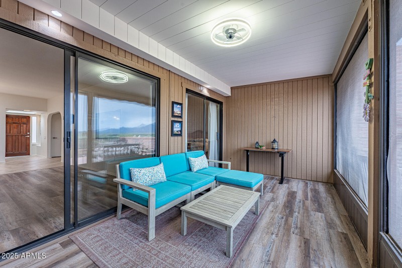 ARIZONA SUN ROOM OFF GREAT ROOM