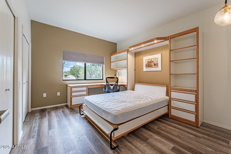 PERFECT GUEST ROOM W:WALL BED