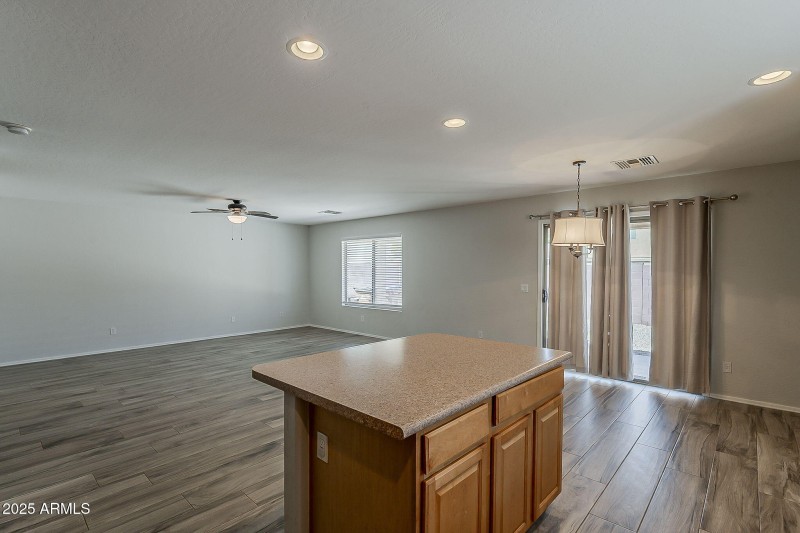 25-web-or-mls-Naomi-25