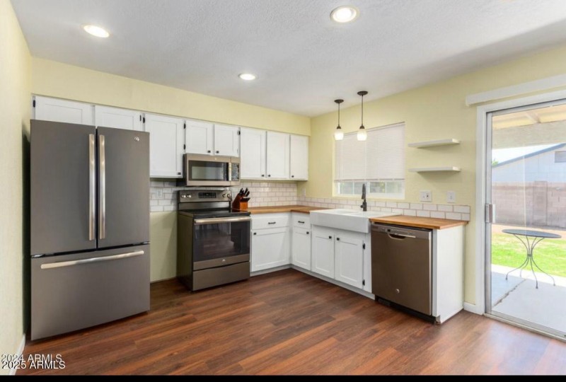 48b3b5c7-3a18-496b-994e-726aa3a34cbf