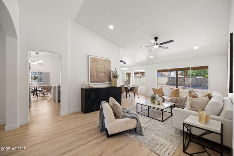 8-web-or-mls-510-w-amoroso-dr